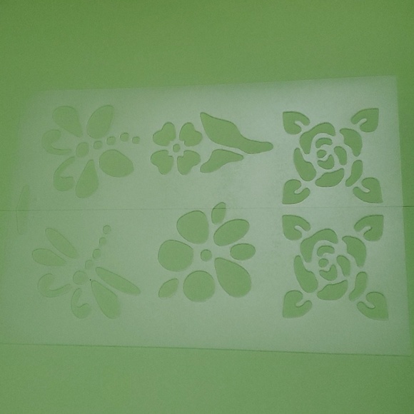 Assorted Art Stencils (13 total) - Picture 7 of 11